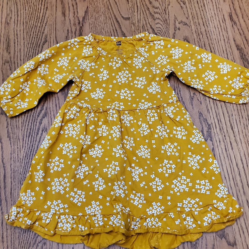 Tea small long sleeve dress.